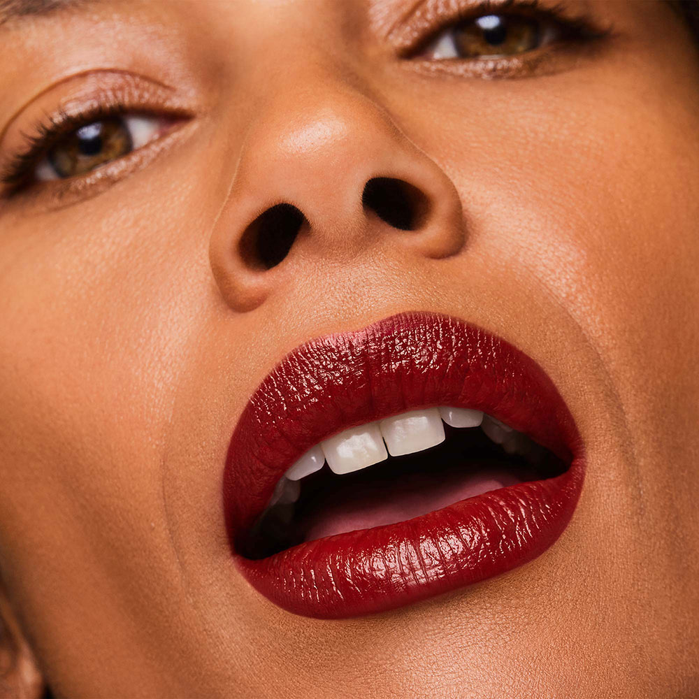 PURE COLOR CREME LIPSTICK (LABIAL EN BARRA)
